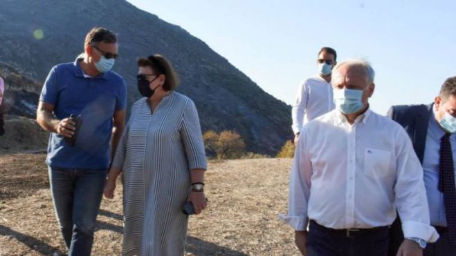 &Alpha;&upsilon;&tau;&omicron;&psi;ί&alpha; &Mu;&epsilon;&nu;&delta;ώ&nu;&eta; &sigma;&tau;&iota;&sigmaf; &Mu;&upsilon;&kappa;ή&nu;&epsilon;&sigmaf;: &laquo;&Kappa;ά&eta;&kappa;&epsilon; &tau;&omicron; &pi;&omicron;ύ&sigma;&iota;, &tau;&omicron; &pi;&omicron;&lambda;ύ &pi;&omicron;&lambda;ύ &omicron;&iota; &epsilon;&pi;&iota;&sigma;&kappa;έ&pi;&tau;&epsilon;&sigmaf; &nu;&alpha; &beta;&lambda;έ&pi;&omicron;&upsilon;&nu; &lambda;ί&gamma;&omicron; &mu;&alpha;ύ&rho;&omicron;&raquo;!