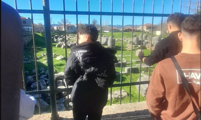 &Gamma;&iota;&alpha; &tau;&eta;&nu; &iota;&sigma;&tau;&omicron;&rho;ί&alpha; &tau;&eta;&sigmaf; &Tau;&epsilon;&gamma;έ&alpha;&sigmaf; &epsilon;&nu;&eta;&mu;&epsilon;&rho;ώ&theta;&eta;&kappa;&alpha;&nu; &mu;&alpha;&theta;&eta;&tau;έ&sigmaf; &alpha;&pi;ό &tau;&omicron; &Nu;&iota;&kappa;&omicron;&lambda;&alpha;ΐ&delta;&epsilon;&iota;&omicron; &Gamma;&upsilon;&mu;&nu;ά&sigma;&iota;&omicron; &Pi;ά&phi;&omicron;&upsilon; (&epsilon;&iota;&kappa;ό&nu;&epsilon;&sigmaf;)