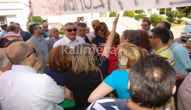&Tau;&omicron; &beta;ί&nu;&tau;&epsilon;&omicron; - &laquo;&Tau;&alpha; ά&kappa;&omicron;&upsilon;&sigma;&epsilon;&raquo; &omicron; &Gamma;&rho;&alpha;&mu;&mu;&alpha;&tau;έ&alpha;&sigmaf; &tau;&eta;&sigmaf; &Nu;&Delta; &Mu;. &Kappa;&epsilon;&phi;&alpha;&lambda;&omicron;&gamma;&iota;ά&nu;&nu;&eta;&sigmaf; &alpha;&pi;ό &tau;&omicron;&upsilon;&sigmaf; &alpha;&pi;&omicron;&lambda;&upsilon;&mu;έ&nu;&omicron;&upsilon;&sigmaf; &tau;&eta;&sigmaf; &Epsilon;&Rho;&Alpha; &Tau;&rho;ί&pi;&omicron;&lambda;&eta;&sigmaf;