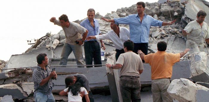Σεισμός τώρα | Ξύπνησαν μνήμες του μεγάλου σεισμού στην Αθήνα το 1999
