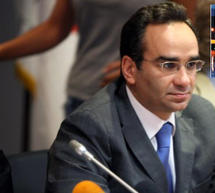 &Beta;. &Kappa;&omicron;&nu;&tau;&omicron;&zeta;&alpha;&mu;ά&nu;&eta;&sigmaf;: &laquo;&Kappa;&iota; &epsilon;&gamma;ώ &omicron;&rho;&gamma;&iota;&sigma;&mu;έ&nu;&omicron;&sigmaf; &epsilon;ί&mu;&alpha;&iota;. &Delta;&epsilon;&nu; &zeta;&omega; &sigma;&epsilon; &gamma;&upsilon;ά&lambda;&iota;&nu;&omicron; &pi;ύ&rho;&gamma;&omicron;. &Eta; &pi;&omicron;&lambda;&iota;&tau;&iota;&kappa;ή &delta;&epsilon;&nu; &epsilon;ί&nu;&alpha;&iota; &tau;&omicron; &epsilon;&pi;ά&gamma;&gamma;&epsilon;&lambda;&mu;ά &mu;&omicron;&upsilon;&raquo;