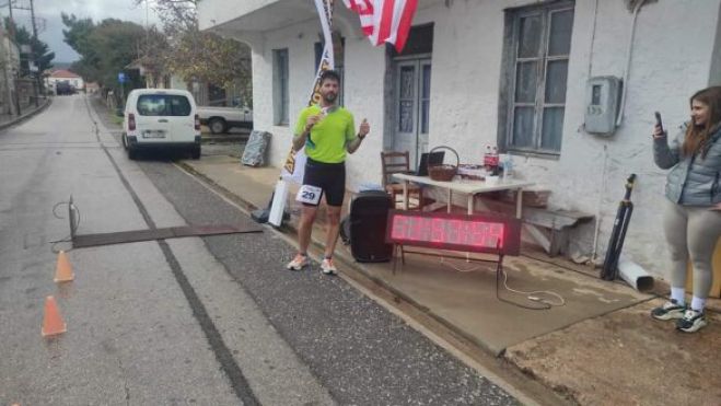 &Mu;&epsilon; 38 ά&nu;&delta;&rho;&epsilon;&sigmaf; &kappa;&alpha;&iota; 4 &gamma;&upsilon;&nu;&alpha;ί&kappa;&epsilon;&sigmaf; &omicron; 1&omicron;&sigmaf; &Delta;&rho;ό&mu;&omicron;&sigmaf; &Nu;ό&tau;&iota;&alpha;&sigmaf; &Kappa;&upsilon;&nu;&omicron;&upsilon;&rho;ί&alpha;&sigmaf;