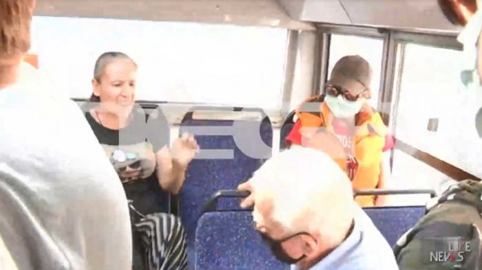 Άγριος καβγάς σε λεωφορείο ανάμεσα σε ηλικιωμένο και γυναίκα που αρνιόταν τη μάσκα (vd)
