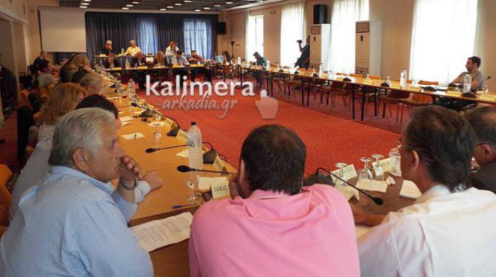 Περιφερειακό Συμβούλιο για το δημοψήφισμα: Δεν πήγαν τρεις παρατάξεις της μειοψηφίας και καταγγέλλουν τον Τατούλη