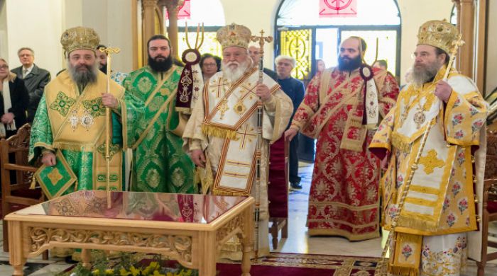 &Epsilon;&omicron;&rho;&tau;ά&sigma;&tau;&eta;&kappa;&epsilon; &eta; &Kappa;&upsilon;&rho;&iota;&alpha;&kappa;ή &tau;&eta;&sigmaf; &Sigma;&tau;&alpha;&upsilon;&rho;&omicron;&pi;&rho;&omicron;&sigma;&kappa;&upsilon;&nu;ή&sigma;&epsilon;&omega;&sigmaf; &sigma;&tau;&eta;&nu; &Tau;&rho;ί&pi;&omicron;&lambda;&eta;! (&epsilon;&iota;&kappa;ό&nu;&epsilon;&sigmaf;)