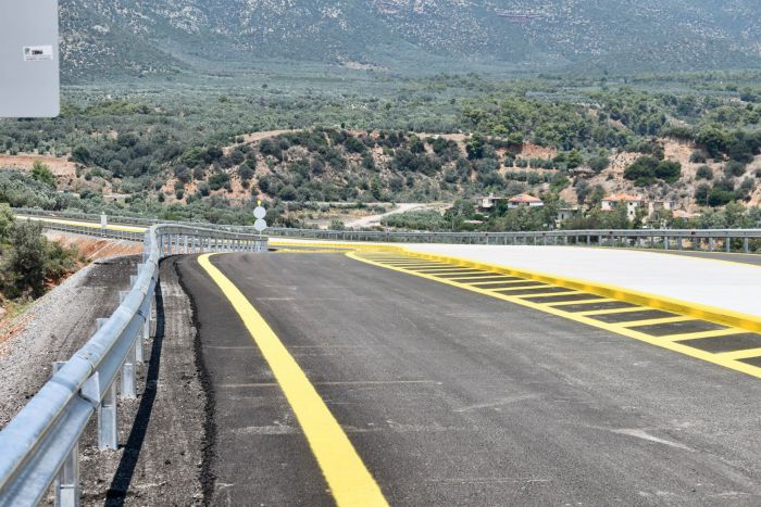 Περιφέρεια Πελοποννήσου | Πρόταση για τον ηλεκτροφωτισμό κόμβων στην παράκαμψη Δολιανών