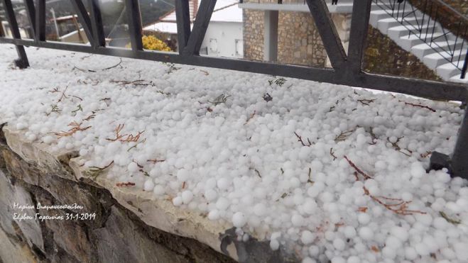 Γορτυνία | Έντονη χαλαζόπτωση στο χωριό Σέρβου (εικόνες)