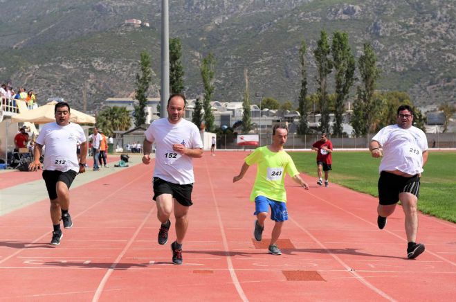 Special Olympics Hellas | &Sigma;&upsilon;&nu;&epsilon;&rho;&gamma;&alpha;&sigma;ί&alpha; &tau;&omicron;&upsilon;&sigmaf; &mu;&epsilon; &tau;&eta;&nu; &Pi;&epsilon;&rho;&iota;&phi;έ&rho;&epsilon;&iota;&alpha; &Pi;&epsilon;&lambda;&omicron;&pi;&omicron;&nu;&nu;ή&sigma;&omicron;&upsilon; &gamma;&iota;&alpha; &tau;&eta; &sigma;&tau;ή&rho;&iota;&xi;&eta; &tau;&omega;&nu; &alpha;&tau;ό&mu;&omega;&nu; &mu;&epsilon; &nu;&omicron;&eta;&tau;&iota;&kappa;ή &alpha;&nu;&alpha;&pi;&eta;&rho;ί&alpha;