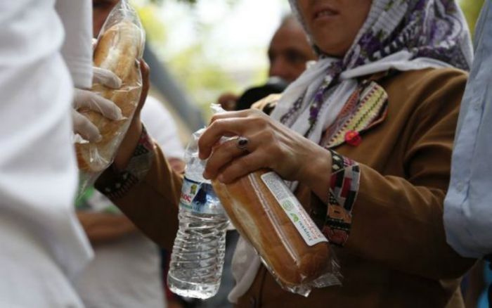 Τελευταία εξέλιξη: Το Υπουργείο Άμυνας ματαίωσε το διαγωνισμό για 1.700 πρόσφυγες στην Τρίπολη!