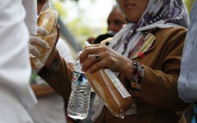 Τελευταία εξέλιξη: Το Υπουργείο Άμυνας ματαίωσε το διαγωνισμό για 1.700 πρόσφυγες στην Τρίπολη!
