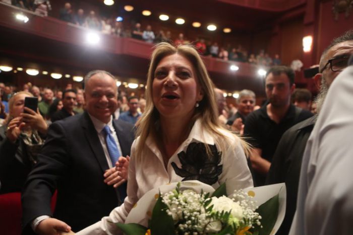 &laquo;&Epsilon;&lambda;&pi;ί&delta;&alpha; &gamma;&iota;&alpha; &tau;&eta; &Delta;&eta;&mu;&omicron;&kappa;&rho;&alpha;&tau;ί&alpha;, &Mu;&alpha;&rho;ί&alpha; &Kappa;&alpha;&rho;&upsilon;&sigma;&tau;&iota;&alpha;&nu;&omicron;ύ, &Alpha;&nu;&epsilon;&xi;ά&rho;&tau;&eta;&tau;&omicron; &Kappa;ί&nu;&eta;&mu;&alpha; &Pi;&omicron;&lambda;&iota;&tau;ώ&nu;&raquo; &tau;&omicron; ό&nu;&omicron;&mu;&alpha; &tau;&omicron;&upsilon; &kappa;&iota;&nu;ή&mu;&alpha;&tau;&omicron;&sigmaf; &Kappa;&alpha;&rho;&upsilon;&sigma;&tau;&iota;&alpha;&nu;&omicron;ύ