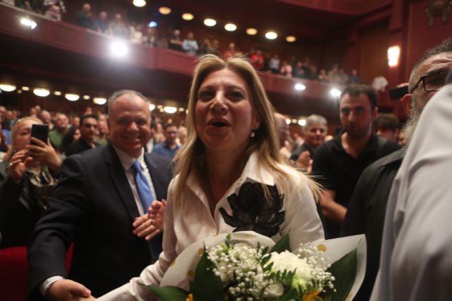 &laquo;&Epsilon;&lambda;&pi;ί&delta;&alpha; &gamma;&iota;&alpha; &tau;&eta; &Delta;&eta;&mu;&omicron;&kappa;&rho;&alpha;&tau;ί&alpha;, &Mu;&alpha;&rho;ί&alpha; &Kappa;&alpha;&rho;&upsilon;&sigma;&tau;&iota;&alpha;&nu;&omicron;ύ, &Alpha;&nu;&epsilon;&xi;ά&rho;&tau;&eta;&tau;&omicron; &Kappa;ί&nu;&eta;&mu;&alpha; &Pi;&omicron;&lambda;&iota;&tau;ώ&nu;&raquo; &tau;&omicron; ό&nu;&omicron;&mu;&alpha; &tau;&omicron;&upsilon; &kappa;&iota;&nu;ή&mu;&alpha;&tau;&omicron;&sigmaf; &Kappa;&alpha;&rho;&upsilon;&sigma;&tau;&iota;&alpha;&nu;&omicron;ύ
