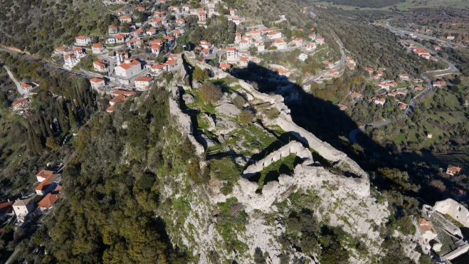 &Eta; &Kappa;&alpha;&rho;ύ&tau;&alpha;&iota;&nu;&alpha;, &tau;&omicron; &omicron;&mu;ώ&nu;&upsilon;&mu;&omicron; &kappa;ά&sigma;&tau;&rho;&omicron; &kappa;&alpha;&iota; &tau;&omicron; &iota;&sigma;&tau;&omicron;&rho;&iota;&kappa;ό &gamma;&epsilon;&phi;ύ&rho;&iota; &tau;&eta;&sigmaf; (vd)