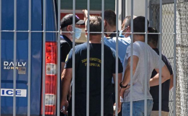 &Sigma;&epsilon; &kappa;&alpha;&tau;ά&sigma;&tau;&alpha;&sigma;&eta; &sigma;&omicron;&kappa; &omicron; &Pi;έ&tau;&rho;&omicron;&sigmaf; &Phi;&iota;&lambda;&iota;&pi;&pi;ί&delta;&eta;&sigmaf; - &Sigma;&epsilon; &kappa;&alpha;&rho;&alpha;&nu;&tau;ί&nu;&alpha; &sigma;&tau;&iota;&sigmaf; &phi;&upsilon;&lambda;&alpha;&kappa;έ&sigmaf; &Tau;&rho;ί&pi;&omicron;&lambda;&eta;&sigmaf;