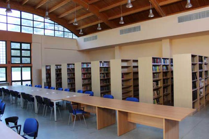 &Tau;&rho;ί&pi;&omicron;&lambda;&eta; - &Epsilon;&gamma;&gamma;&rho;&alpha;&phi;έ&sigmaf; &phi;&omicron;&iota;&tau;&eta;&tau;ώ&nu; &sigma;&tau;&omicron; &Omicron;&iota;&kappa;&omicron;&nu;&omicron;&mu;&iota;&kappa;ό &tau;&omicron;&upsilon; &Pi;&alpha;&nu;&epsilon;&pi;&iota;&sigma;&tau;&eta;&mu;ί&omicron;&upsilon;