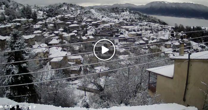 Χιονισμένα παραμένουν τα Μαγούλιανα Γορτυνίας! (vd)