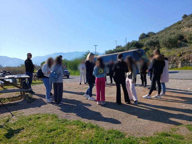 “Υιοθέτησε μια παραλία” | Μαθητές του Γυμνασίου Τεγεας επισκέφθηκαν τη λιμνοθάλασσα του Μουστού και το Παράλιο Άστρος