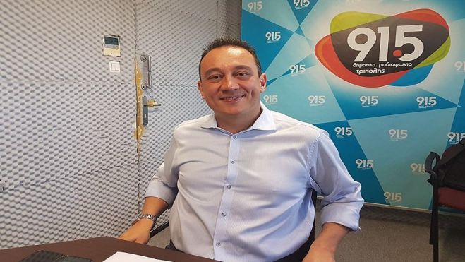 Live &sigma;&tau;&eta; &Delta;&eta;&mu;&omicron;&tau;&iota;&kappa;ή &Rho;&alpha;&delta;&iota;&omicron;&phi;&omega;&nu;ί&alpha; &tau;&eta;&nu; &Pi;&alpha;&rho;&alpha;&sigma;&kappa;&epsilon;&upsilon;ή &omicron; &Kappa;ώ&sigma;&tau;&alpha;&sigmaf; &Beta;&lambda;ά&sigma;&eta;&sigmaf;