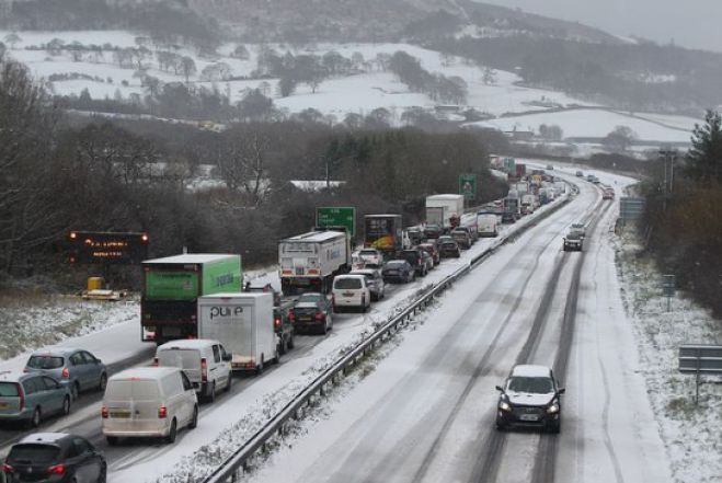 &Eta; &kappa;&alpha;&kappa;&omicron;&kappa;&alpha;&iota;&rho;ί&alpha; &laquo;&sigma;&alpha;&rho;ώ&nu;&epsilon;&iota;&raquo; &tau;&eta; &Beta;&rho;&epsilon;&tau;&alpha;&nu;ί&alpha;! (&epsilon;&iota;&kappa;ό&nu;&epsilon;&sigmaf;)