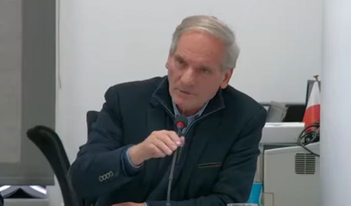 ''&Delta;ύ&omicron; &alpha;&nu;&tau;&iota;&phi;&alpha;&tau;&iota;&kappa;ά &beta;ί&nu;&tau;&epsilon;&omicron; &mu;&epsilon; &tau;&omicron;&pi;&omicron;&theta;&epsilon;&tau;ή&sigma;&epsilon;&iota;&sigmaf; &tau;&omicron;&upsilon; &Delta;&eta;&mu;ά&rho;&chi;&omicron;&upsilon; &Mu;&epsilon;&gamma;&alpha;&lambda;ό&pi;&omicron;&lambda;&eta;&sigmaf; &gamma;&iota;&alpha; &tau;&eta; &sigma;&tau;έ&gamma;&alpha;&sigma;&eta; &tau;&omicron;&upsilon; &Gamma;&rho;&alpha;&phi;&epsilon;ί&omicron;&upsilon; e-&Epsilon;&Phi;&Kappa;&Alpha;'' (vd)