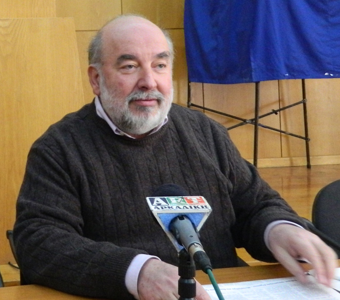 &Tau;. &Pi;&alpha;&pi;&alpha;&pi;&zeta;&alpha;&chi;&alpha;&rho;ί&alpha;&sigmaf;: &laquo;&Chi;&rho;&iota;&sigma;&tau;&omicron;ύ&gamma;&epsilon;&nu;&nu;&alpha; &mu;&epsilon; &tau;&eta;&nu; &pi;ό&lambda;&eta; &pi;&nu;&iota;&gamma;&mu;έ&nu;&eta; &sigma;&tau;&alpha; &sigma;&kappa;&omicron;&upsilon;&pi;ί&delta;&iota;&alpha; &theta;&alpha; &kappa;ά&nu;&omicron;&upsilon;&nu; &omicron;&iota; &Tau;&rho;&iota;&pi;&omicron;&lambda;ί&tau;&epsilon;&sigmaf;&raquo;