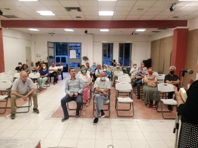 &Epsilon;&kappa;&delta;ή&lambda;&omega;&sigma;&eta; &tau;&omega;&nu; &Alpha;&rho;&kappa;ά&delta;&omega;&nu; &Delta;ά&phi;&nu;&eta;&sigmaf; &Upsilon;&mu;&eta;&tau;&tau;&omicron;ύ &gamma;&iota;&alpha; &tau;&alpha; 100 &chi;&rho;ό&nu;&iota;&alpha; &alpha;&pi;ό &tau;&eta; &Mu;&iota;&kappa;&rho;&alpha;&sigma;&iota;&alpha;&tau;&iota;&kappa;ή &kappa;&alpha;&tau;&alpha;&sigma;&tau;&rho;&omicron;&phi;ή (&epsilon;&iota;&kappa;ό&nu;&epsilon;&sigmaf;)