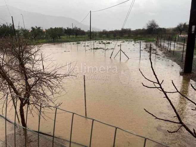 Πλημμυρικά φαινόμενα στο Παράλιο Άστρος (εικόνες - βίντεο)