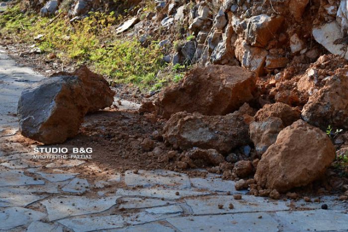 Νέα κατολίσθηση στο Γύρο της Αρβανιτιάς στο Ναύπλιο (vd)