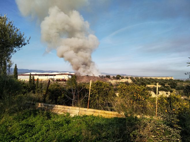 &Mu;&alpha;ί&nu;&epsilon;&tau;&alpha;&iota; &eta; &phi;&omega;&tau;&iota;ά &sigma;&epsilon; &Kappa;έ&nu;&tau;&rho;&omicron; &Delta;&iota;&alpha;&lambda;&omicron;&gamma;ή&sigmaf; &Alpha;&nu;&alpha;&kappa;&upsilon;&kappa;&lambda;ώ&sigma;&iota;&mu;&omega;&nu; &Upsilon;&lambda;&iota;&kappa;ώ&nu; &sigma;&tau;&eta;&nu; &Kappa;&omicron;&rho;&iota;&nu;&theta;ί&alpha; - &Pi;&upsilon;&kappa;&nu;ό&sigmaf; &kappa;&alpha;&pi;&nu;ό&sigmaf; &sigma;&tau;&eta;&nu; &pi;&epsilon;&rho;&iota;&omicron;&chi;ή (vd)