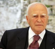 &Omicron; &Kappa;. &Pi;&alpha;&pi;&omicron;ύ&lambda;&iota;&alpha;&sigmaf;
&delta;ί&nu;&epsilon;&iota; &tau;&eta;&nu; &epsilon;&nu;&tau;&omicron;&lambda;ή &sigma;&tau;&omicron;&nu; &Alpha;&nu;&tau;ώ&nu;&eta; &Sigma;&alpha;&mu;&alpha;&rho;ά, &sigma;&tau;&iota;&sigmaf; 15:00 &tau;&omicron; &alpha;&pi;ό&gamma;&epsilon;&upsilon;&mu;&alpha;