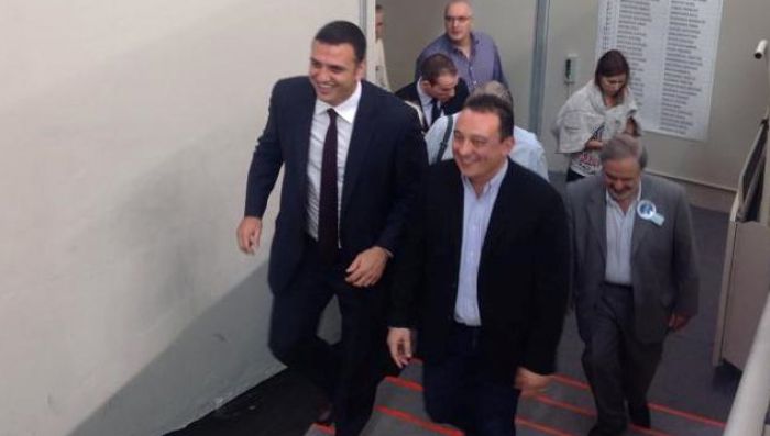 &Kappa;&iota;&kappa;ί&lambda;&iota;&alpha;&sigmaf;- &Beta;&lambda;ά&sigma;&eta;&sigmaf;: &Delta;ύ&omicron; &phi;ί&lambda;&omicron;&iota; &alpha;&pi;ό &tau;&alpha; &chi;&rho;ό&nu;&iota;&alpha; &tau;&eta;&sigmaf; &iota;&alpha;&tau;&rho;&iota;&kappa;ή&sigmaf; (&epsilon;&iota;&kappa;ό&nu;&epsilon;&sigmaf;)