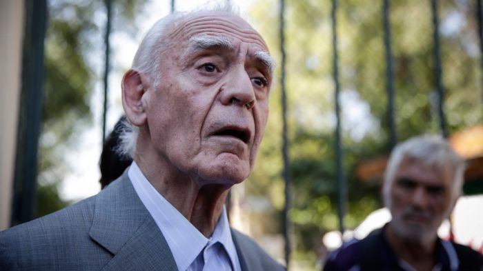 &Pi;έ&theta;&alpha;&nu;&epsilon; &omicron; Ά&kappa;&eta;&sigmaf; &Tau;&sigma;&omicron;&chi;&alpha;&tau;&zeta;ό&pi;&omicron;&upsilon;&lambda;&omicron;&sigmaf;