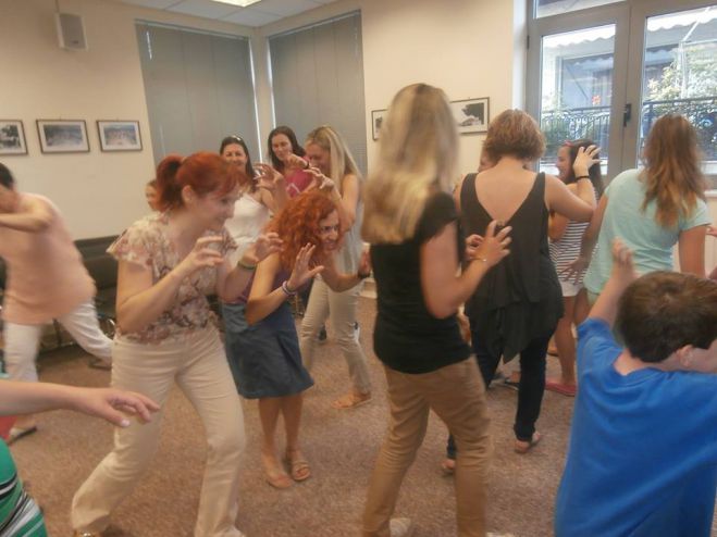 &laquo;&Tau;&omicron; &kappa;&omicron;&upsilon;&tau;ί &tau;&omicron;&upsilon; &theta;&upsilon;&mu;&omicron;ύ&raquo; &sigma;&tau;&eta;&nu; &Tau;&rho;ί&pi;&omicron;&lambda;&eta; ... (&epsilon;&iota;&kappa;ό&nu;&epsilon;&sigmaf;)