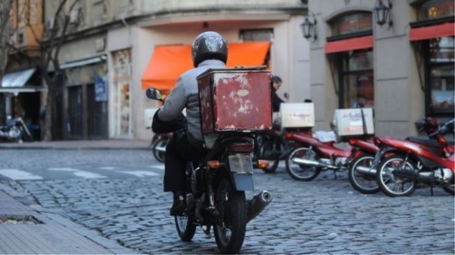 Πεζόδρομοι στην Τρίπολη | Τα delivery θα κινούνται με ταχύτητα πεζού, απαγορεύεται να παρκάρουν τα μηχανάκια στον πεζόδρομο