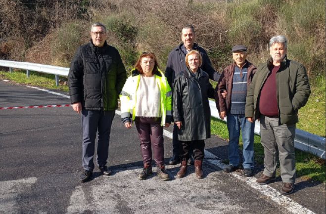 Καθίζηση στο δρόμο προς Ίσαρη και Βάστα | Αυτοψία κλιμακίου της περιφέρειας και του Δήμου Μεγαλόπολης (εικόνες)