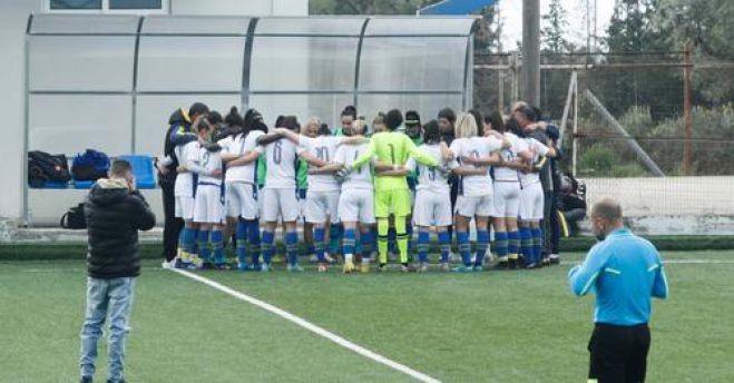 &Mu;&epsilon;&gamma;ά&lambda;&omicron; "&delta;&iota;&pi;&lambda;ό" &gamma;&iota;&alpha; &tau;&eta;&nu; &gamma;&upsilon;&nu;&alpha;&iota;&kappa;&epsilon;ί&alpha; &omicron;&mu;ά&delta;&alpha; &tau;&omicron;&upsilon; &Alpha;&sigma;&tau;έ&rho;&alpha; &Tau;&rho;ί&pi;&omicron;&lambda;&eta;&sigmaf;! (vd)