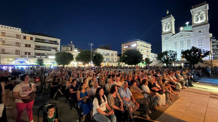 &Tau;&zeta;&iota;&omicron;ύ&mu;&eta;&sigmaf;: "&Eta; &pi;&lambda;&alpha;&tau;&epsilon;ί&alpha; &Alpha;&gamma;ί&omicron;&upsilon; &Beta;&alpha;&sigma;&iota;&lambda;&epsilon;ί&omicron;&upsilon; &kappa;&alpha;&iota; &tau;&alpha; &kappa;&alpha;&tau;&alpha;&sigma;&tau;ή&mu;&alpha;&tau;&alpha; &gamma;έ&mu;&iota;&sigma;&alpha;&nu; &alpha;&pi;ό &alpha;&nu;&theta;&rho;ώ&pi;&omicron;&upsilon;&sigmaf; &kappa;ά&theta;&epsilon; &eta;&lambda;&iota;&kappa;ί&alpha;&sigmaf;, &sigma;&epsilon; &mu;&iota;&alpha; &upsilon;&pi;έ&rho;&omicron;&chi;&eta; &alpha;&tau;&mu;ό&sigma;&phi;&alpha;&iota;&rho;&alpha; &gamma;&epsilon;&mu;ά&tau;&eta; &mu;&omicron;&upsilon;&sigma;&iota;&kappa;ή"!
