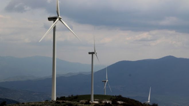 &Alpha;&nu;&tau;ί&delta;&rho;&alpha;&sigma;&eta; &gamma;&iota;&alpha; &tau;&omicron; &Lambda;ύ&kappa;&alpha;&iota;&omicron; | "&Alpha;&nu;&epsilon;&mu;&omicron;&gamma;&epsilon;&nu;&nu;ή&tau;&rho;&iota;&epsilon;&sigmaf; &sigma;&tau;&omicron; &iota;&epsilon;&rho;ό ό&rho;&omicron;&sigmaf; &tau;&omega;&nu; &Alpha;&rho;&kappa;ά&delta;&omega;&nu; &theta;&epsilon;&omega;&rho;&omicron;ύ&mu;&epsilon; ό&tau;&iota; &mu;&alpha;&sigmaf; &pi;&rho;&omicron;&sigma;&beta;ά&lambda;&lambda;&epsilon;&iota;, &mu;&alpha;&sigmaf;&nbsp;&upsilon;&pi;&omicron;&tau;&iota;&mu;ά &kappa;&alpha;&iota; &mu;&alpha;&sigmaf; &epsilon;&xi;&omicron;&rho;&gamma;ί&zeta;&epsilon;&iota;"