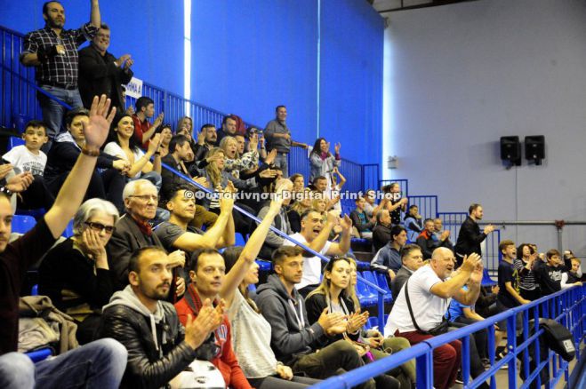 A2 | &Tau;&iota; &iota;&sigma;&chi;ύ&epsilon;&iota; &mu;&epsilon; &tau;&alpha; Play out &ndash; &Mu;&epsilon; &pi;&omicron;&iota;&omicron;&nu; &theta;&alpha; &pi;&alpha;ί&xi;&epsilon;&iota; &omicron; &Alpha;&rho;&kappa;&alpha;&delta;&iota;&kappa;ό&sigmaf;