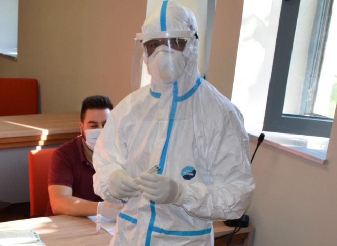 &Delta;&eta;&mu;&alpha;&rho;&chi;&epsilon;ί&omicron; &Kappa;&alpha;&lambda;&alpha;&mu;ά&tau;&alpha;&sigmaf; | &Alpha;&rho;&nu;&eta;&tau;&iota;&kappa;ά ό&lambda;&alpha; &tau;&alpha; &delta;&epsilon;ί&gamma;&mu;&alpha;&tau;&alpha; &gamma;&iota;&alpha; Covid-19