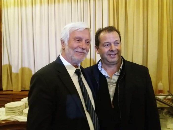 &Pi;&iota;&sigma;&iota;&mu;ί&sigma;&eta;&sigmaf; &ndash; &Pi;&epsilon;&tau;&rho;ί&tau;&sigma;&eta;&sigmaf;: &laquo;&Kappa;ύ&rho;&iota;&epsilon; &Omicron;&iota;&kappa;&omicron;&nu;ό&mu;&omicron;&upsilon;, &alpha;&upsilon;&tau;ή &eta; έ&delta;&rho;&alpha; &delta;&epsilon;&nu; &sigma;&alpha;&sigmaf; &alpha;&nu;ή&kappa;&epsilon;&iota;. &Omicron; &mu;ό&nu;&omicron;&sigmaf; &delta;&rho;ό&mu;&omicron;&sigmaf; &epsilon;ί&nu;&alpha;&iota; &eta; &pi;&alpha;&rho;&alpha;ί&tau;&eta;&sigma;&eta; &kappa;&alpha;&iota; ό&chi;&iota; &eta; &alpha;&nu;&epsilon;&xi;&alpha;&rho;&tau;&eta;&tau;&omicron;&pi;&omicron;ί&eta;&sigma;&eta;&raquo;