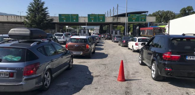 &Kappa;&omicron;&rho;&omicron;&nu;&omicron;ϊό&sigmaf; | &laquo;&Omicron;&rho;&phi;&alpha;&nu;ά&raquo;, &epsilon;&iota;&sigma;&alpha;&gamma;ό&mu;&epsilon;&nu;&alpha; &kappa;&rho;&omicron;ύ&sigma;&mu;&alpha;&tau;&alpha; &kappa;&alpha;&iota; &epsilon;&gamma;&chi;ώ&rho;&iota;&alpha; &chi;&alpha;&lambda;ά&rho;&omega;&sigma;&eta; &phi;έ&rho;&nu;&omicron;&upsilon;&nu; &mu;έ&tau;&rho;&alpha; - &Kappa;&rho;ί&sigma;&iota;&mu;&omicron; 48&omega;&rho;&omicron;