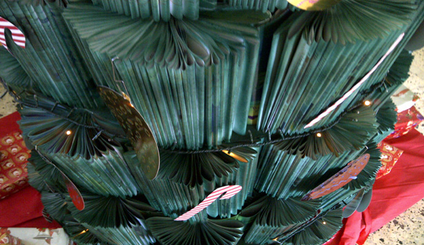 &Mu;&epsilon; &pi;&alpha;&lambda;&iota;ά &beta;&iota;&beta;&lambda;ί&alpha; &sigma;&tau;ό&lambda;&iota;&sigma;&alpha;&nu; &tau;&omicron; &Chi;&rho;&iota;&sigma;&tau;&omicron;&upsilon;&gamma;&epsilon;&nu;&nu;&iota;ά&tau;&iota;&kappa;&omicron; &delta;έ&nu;&delta;&rho;&omicron; &sigma;&tau;&omicron; &Lambda;ύ&kappa;&epsilon;&iota;&omicron; &Tau;&epsilon;&gamma;έ&alpha;&sigmaf; (&epsilon;&iota;&kappa;ό&nu;&epsilon;&sigmaf;)!