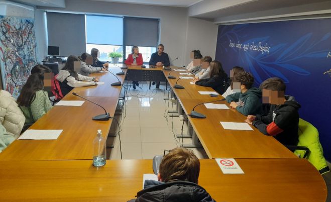 &Mu;&alpha;&theta;ή&tau;&rho;&iota;&epsilon;&sigmaf; &kappa;&alpha;&iota; &mu;&alpha;&theta;&eta;&tau;έ&sigmaf; &tau;&omicron;&upsilon; 3&omicron;&upsilon; &Gamma;&upsilon;&mu;&nu;&alpha;&sigma;ί&omicron;&upsilon; &pi;ή&rho;&alpha;&nu; &sigma;&upsilon;&nu;έ&nu;&tau;&epsilon;&upsilon;&xi;&eta; &alpha;&pi;ό &tau;&omicron;&nu; &Delta;ή&mu;&alpha;&rho;&chi;&omicron;!