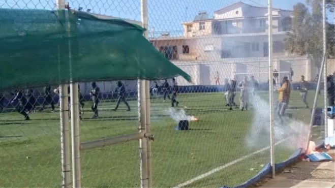 Σοβαρά επεισόδια στον αγώνα Ασπρόπυργος-Καλαμάτα για το πρωτάθλημα της Γ&#039; Εθνικής (vd)