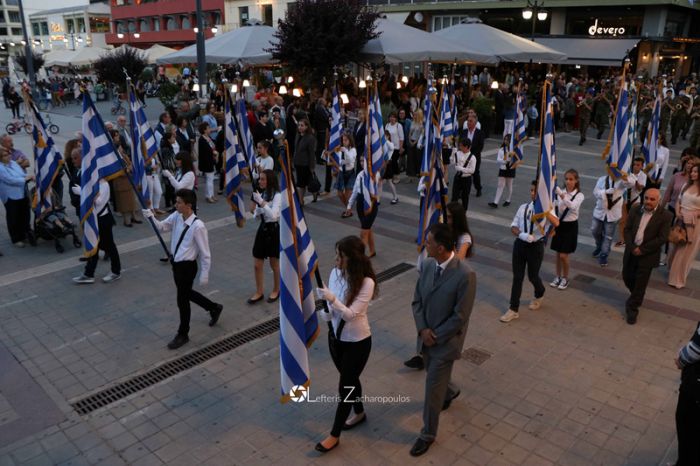 Η Λιτανεία των ιερών λειψάνων των Πολιούχων στους δρόμους της Τρίπολης (εικόνες)