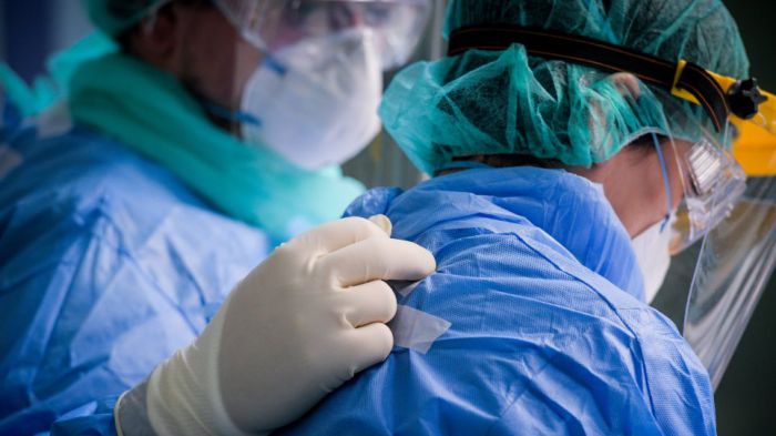 Ελλάδα | 35χρονος υπέστη θρόμβωση μετά τον εμβολιασμό του με AstraZeneca - Νοσηλεύεται εκτός κινδύνου
