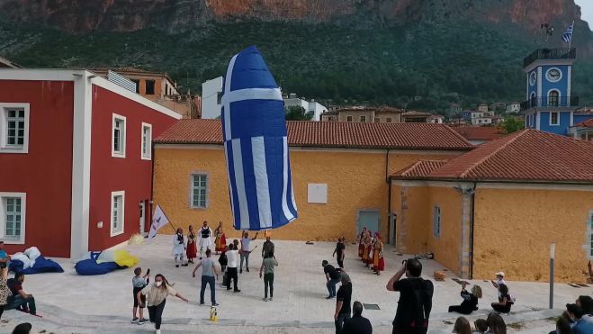 &Pi;ά&sigma;&chi;&alpha; | &Mu;&epsilon; &gamma;&alpha;&lambda;&alpha;&nu;ό&lambda;&epsilon;&upsilon;&kappa;&alpha; &alpha;&epsilon;&rho;ό&sigma;&tau;&alpha;&tau;&alpha; &gamma;έ&mu;&iota;&sigma;&epsilon; &omicron; &omicron;&upsilon;&rho;&alpha;&nu;ό&sigmaf; &tau;&omicron;&upsilon; &Lambda;&epsilon;&omega;&nu;&iota;&delta;ί&omicron;&upsilon; - &Epsilon;&kappa;&pi;&lambda;&eta;&kappa;&tau;&iota;&kappa;έ&sigmaf; &epsilon;&iota;&kappa;ό&nu;&epsilon;&sigmaf;! (vd)