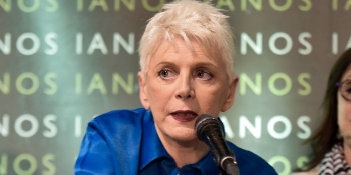 &Eta; &Alpha;&kappa;&rho;&iota;&tau;&alpha; &gamma;&iota;&alpha; &tau;&eta;&nu; &tau;&alpha;&iota;&nu;ί&alpha; &tau;&omicron;&upsilon; &Gamma;&omicron;&rho;&tau;ύ&nu;&iota;&omicron;&upsilon; &Gamma;&alpha;&beta;&rho;ά: "&Kappa;&alpha;&iota; &omicron;&iota; &gamma;ί&gamma;&alpha;&nu;&tau;&epsilon;&sigmaf; &kappa;ά&nu;&omicron;&upsilon;&nu; &mu;έ&tau;&rho;&iota;&epsilon;&sigmaf; &tau;&alpha;&iota;&nu;ί&epsilon;&sigmaf;"