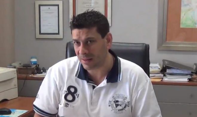 &Tau;&sigma;&iota;&alpha;&mu;&omicron;ύ&lambda;&omicron;&sigmaf;: &laquo;&Gamma;&iota;&nu;ό&tau;&alpha;&nu; &kappa;&alpha;&iota; &gamma;ί&nu;&epsilon;&tau;&alpha;&iota; &pi;ά&rho;&tau;&eta; &mu;&epsilon; &tau;&alpha; &chi;&rho;ή&mu;&alpha;&tau;&alpha; &tau;&omega;&nu; &pi;&omicron;&lambda;&iota;&tau;ώ&nu; &pi;&omicron;&upsilon; &pi;&lambda;&eta;&rho;ώ&nu;&omicron;&upsilon;&nu; &alpha;&nu;&tau;&alpha;&pi;&omicron;&delta;&omicron;&tau;&iota;&kappa;ά &tau;έ&lambda;&eta;&raquo; (vd)